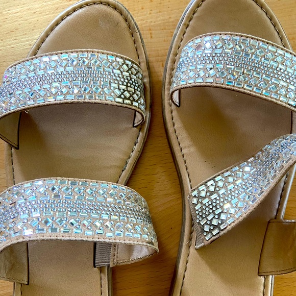 Cute sandals for summer! - Picture 2 of 3